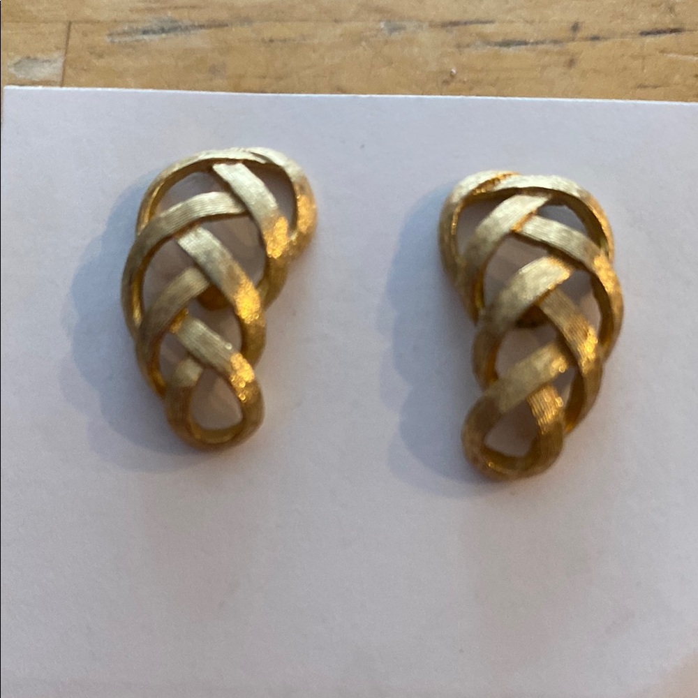 Avon Vintage Elegant Gold-Tone Woven cloud post Earrings